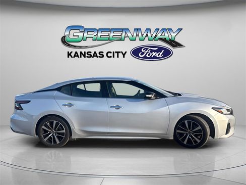 Used 2023 Nissan Maxima SV w/ Floor Mat Group image 9