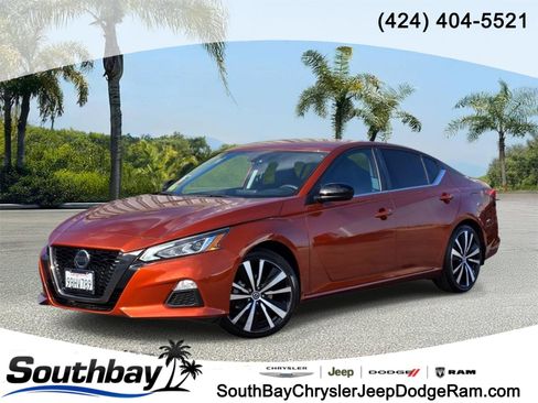 Used 2022 Nissan Altima 2.5 SR FWD image 1