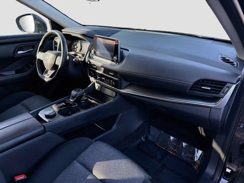 Used 2025 Nissan Rogue SV AWD/4WD image 32