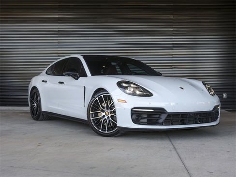 Certified 2023 Porsche Panamera 4S image 9