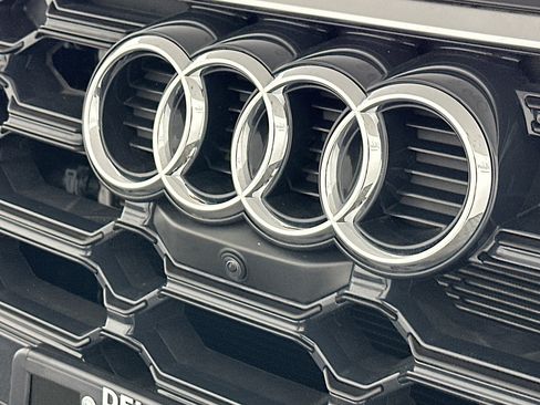 Used 2024 Audi Q5 e Premium Plus w/ Premium Plus Package image 35