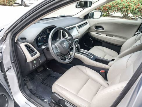 Used 2018 Honda HR-V EX-L image 16