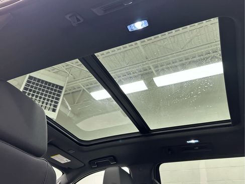 Used 2023 Chevrolet Suburban Z71 w/ Luxury Package image 41