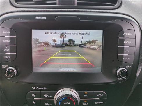 Used 2018 Kia Soul + FWD image 13