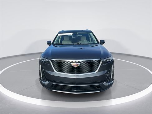 Used 2023 Cadillac XT6 Premium Luxury w/ Technology Package image 3