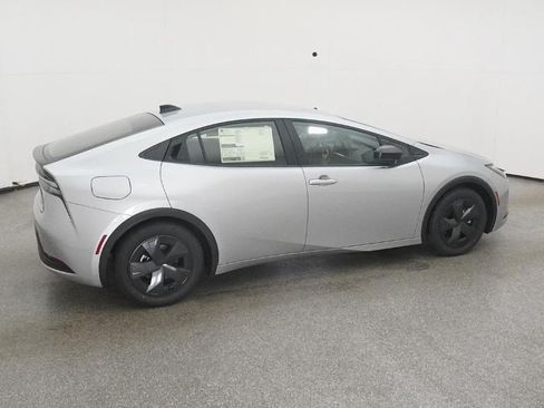 Used 2026 Toyota Prius Plug-In Hybrid FWD image 13