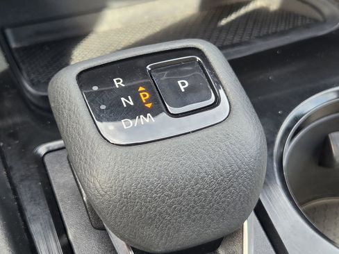 Used 2025 Nissan Rogue SV FWD image 20