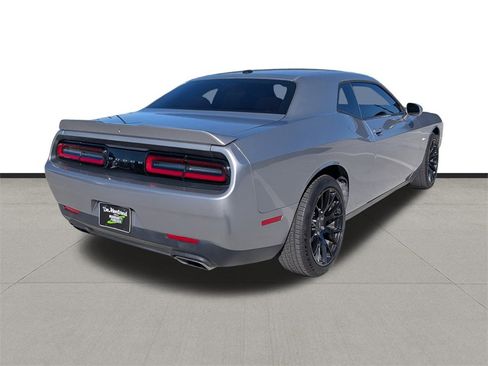 Used 2018 Dodge Challenger R/T image 6