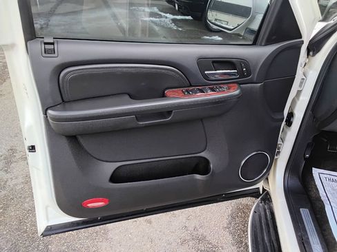 Used 2009 Cadillac Escalade 4WD Hybrid image 9