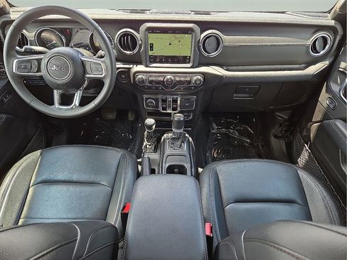 Used 2023 Jeep Wrangler Unlimited Sahara image 18