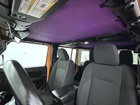 Used 2018 Jeep Wrangler Unlimited Sport S AWD/4WD image 12