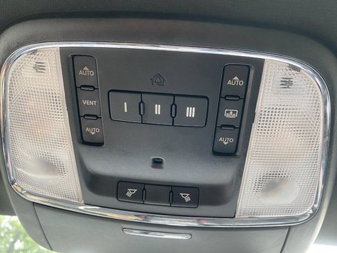 Used 2014 Chrysler 300 S AWD/4WD image 38
