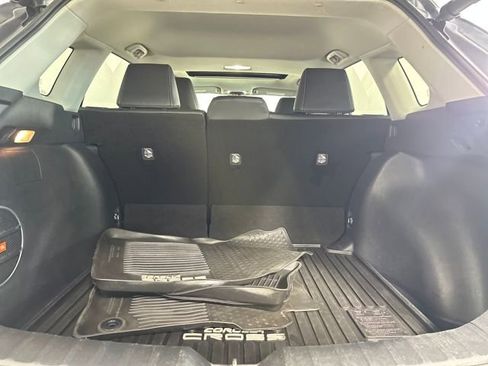 Used 2022 Toyota Corolla Cross XLE image 25