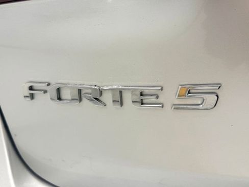 Used 2017 Kia Forte LX image 15