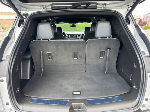 Used 2022 Buick Enclave Premium w/ Surround and Sites Package AWD/4WD image 18