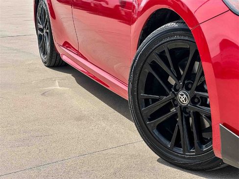 Certified 2025 Toyota Camry SE image 9