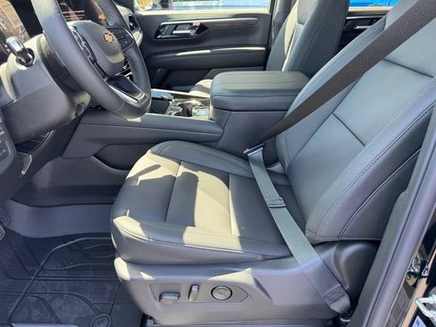 New 2026 Chevrolet Suburban LT w/ Comfort Package RWD image 15