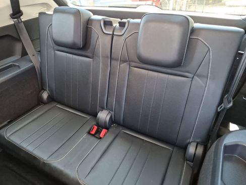 Used 2022 Volkswagen Tiguan SE FWD image 36