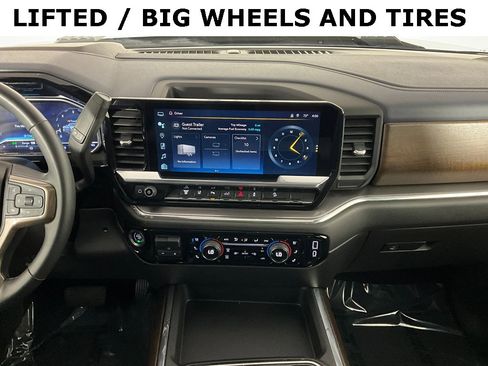 Used 2024 Chevrolet Silverado 3500 High Country w/ High Country Premium Package image 12