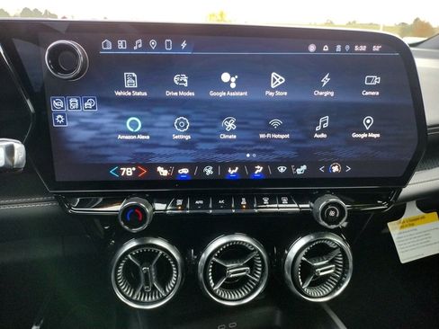 Used 2024 Chevrolet Blazer EV LT image 4