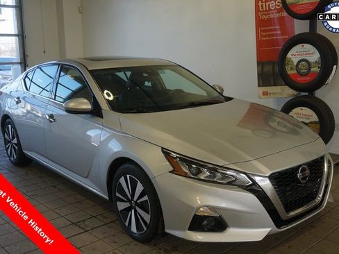 Used 2021 Nissan Altima 2.5 SL image 1