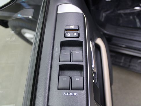 Used 2021 Toyota 4Runner SR5 image 12