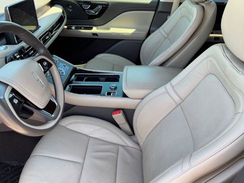 Used 2020 Lincoln Aviator Reserve w/ Equipment Group 201A AWD/4WD image 17