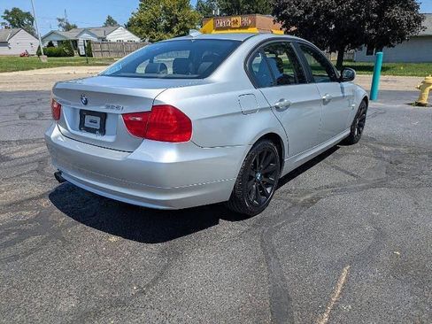 Used 2011 BMW 328i xDrive Sedan AWD/4WD image 6