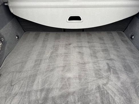 Used 2025 Mercedes-Benz GLC 300 4MATIC image 17