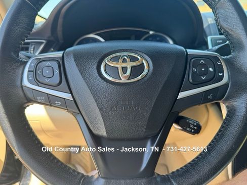 Used 2016 Toyota Camry XLE w/ Moonroof Package image 25