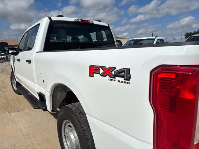 Used 2025 Ford F250 XL w/ FX4 Off-Road Package AWD/4WD image 8