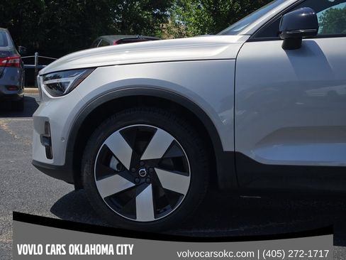 Certified 2023 Volvo XC40 Recharge Ultimate AWD/4WD image 6