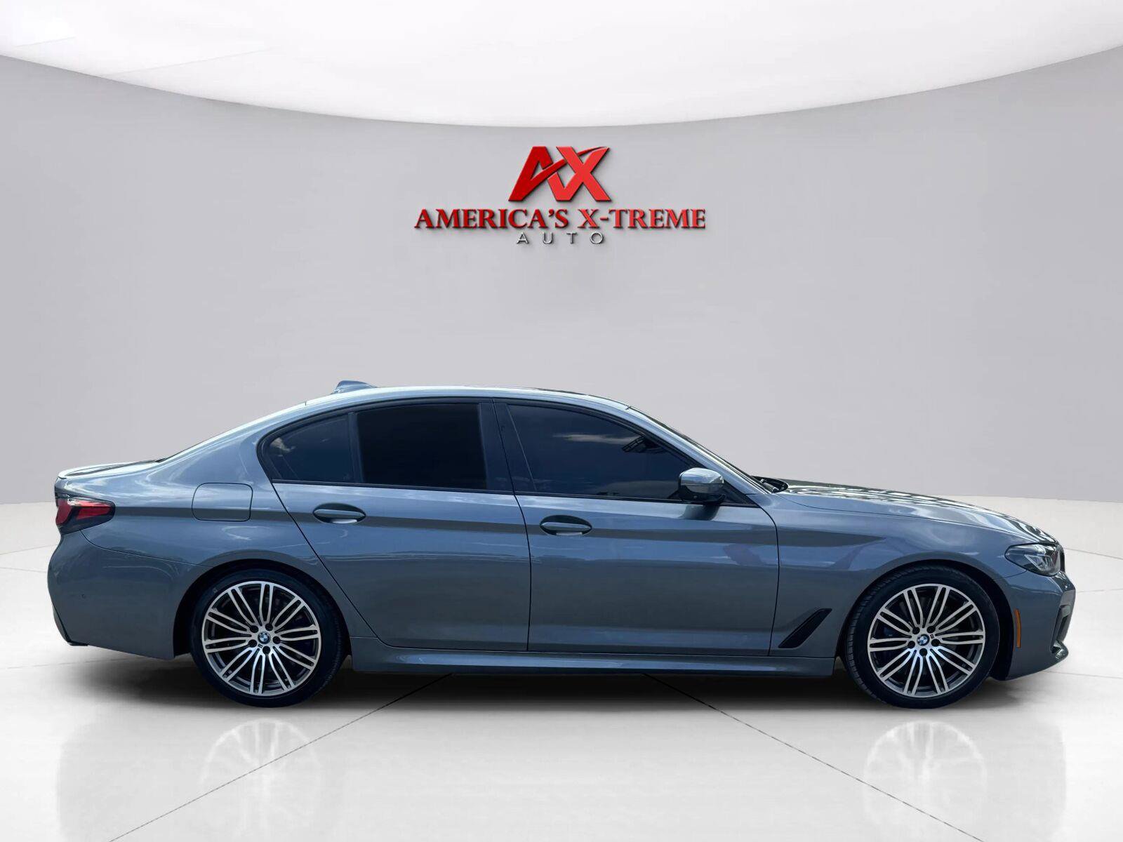 Used 2021 BMW M550i xDrive w/ Dynamic Handling Package AWD/4WD image 7