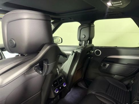 New 2026 Land Rover Discovery Limited Edition image 24