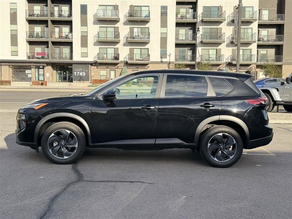 Used 2024 Nissan Rogue SV AWD/4WD image 4