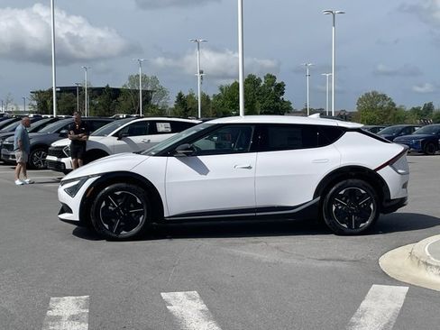 New 2025 Kia EV6 Wind image 4
