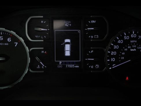 Used 2018 Toyota Tundra SR5 image 23