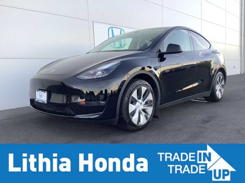 Used 2023 Tesla Model Y Long Range AWD/4WD image 1