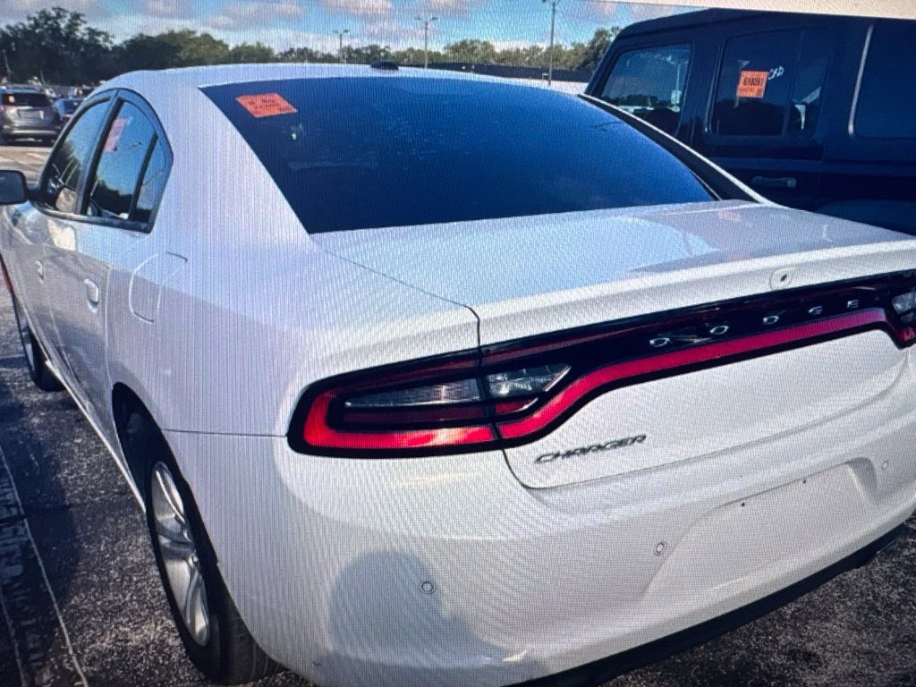 Used 2022 Dodge Charger SXT RWD image 2