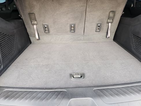 Used 2021 Chevrolet Suburban LT image 34