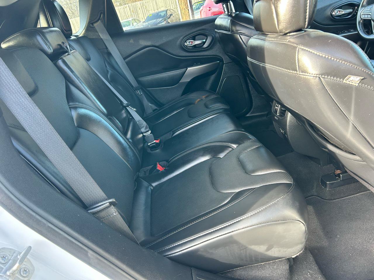 Used 2021 Jeep Cherokee Limited AWD/4WD image 12