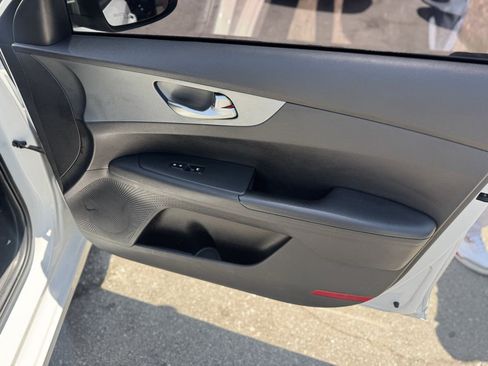 Used 2021 Kia Forte LXS FWD image 14