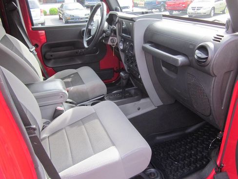 Used 2010 Jeep Wrangler Unlimited Sport AWD/4WD image 14