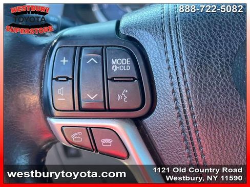 Used 2015 Toyota Sienna XLE w/ XLE Navigation Package image 24