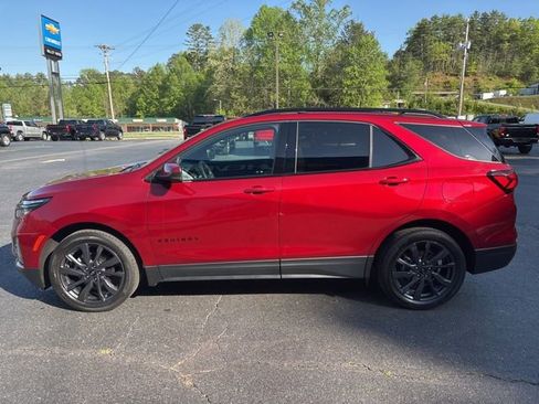 Used 2022 Chevrolet Equinox RS w/ LPO, Floor Liner Package image 8