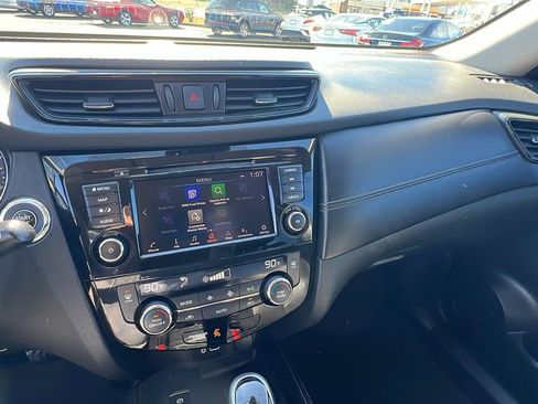 Used 2020 Nissan Rogue SL image 27