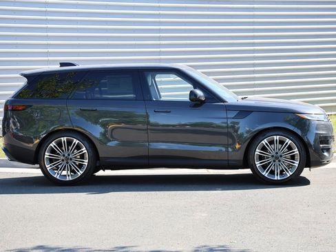 New 2026 Land Rover Range Rover Sport SE AWD/4WD image 3
