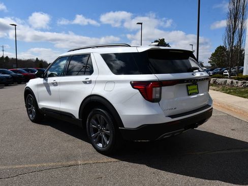 New 2026 Ford Explorer Active image 4