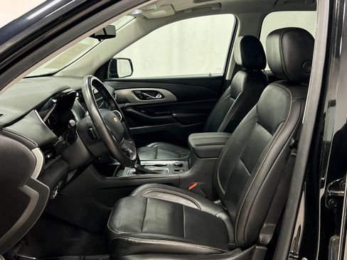 Used 2019 Chevrolet Traverse LT w/ LT Premium Package AWD/4WD image 14