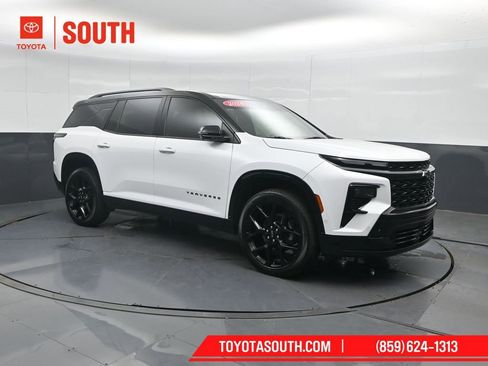 Used 2024 Chevrolet Traverse RS image 4